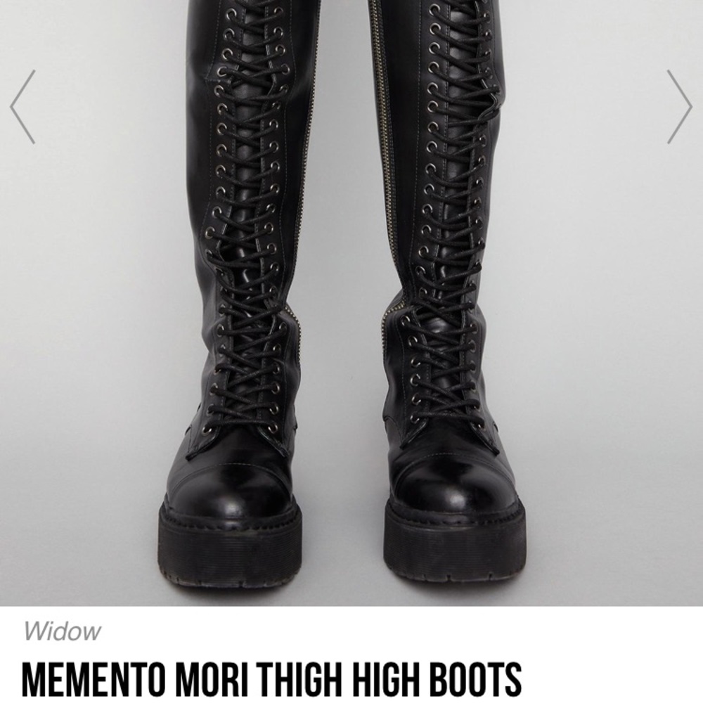 Pretty for Fall! Thigh high. Make an offer 🖤